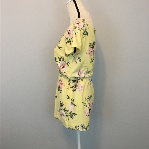 Forever 21 Floral Romper - Picture 4 of 6